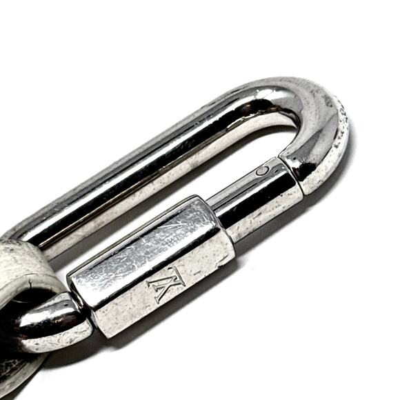 Louis Vuitton Monogram Keychain - Picture 3 of 9